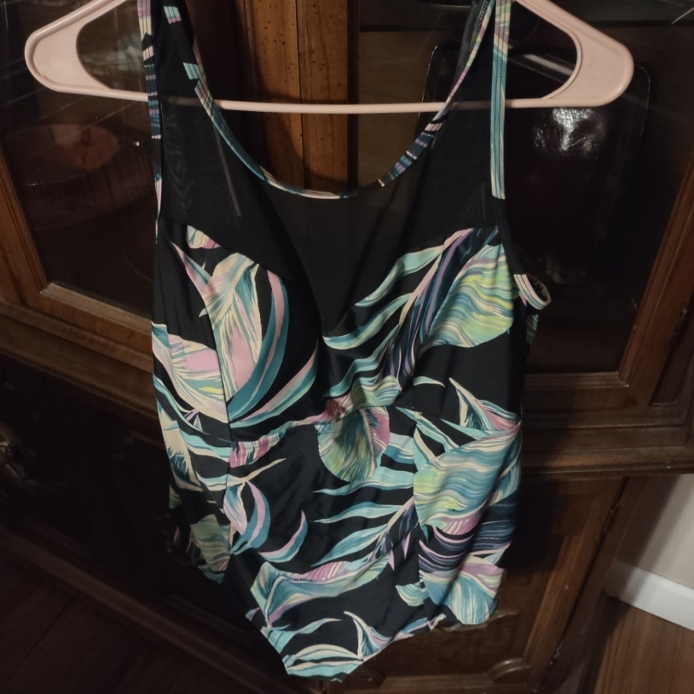 Torrid Sexy Plus Size Swimsuit - Picture 2 of 8